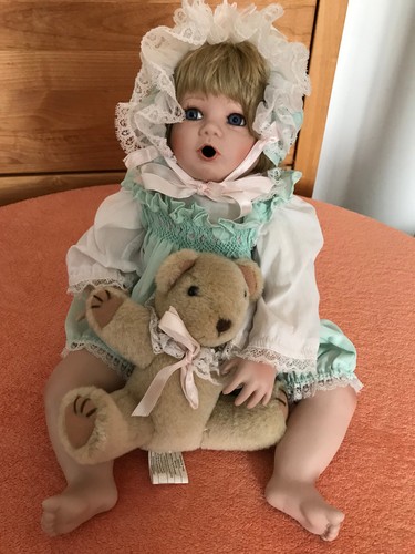 Puppe abby mit - puppe, und 