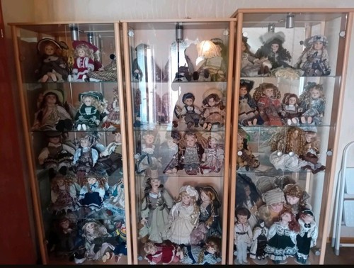 über 100 porzellanpuppen mit - 100,